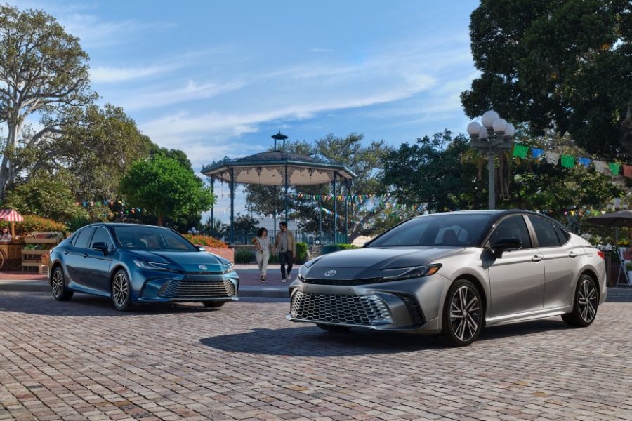 Two different Toyota Camry trim levels