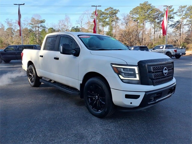 2023 Nissan Titan SV