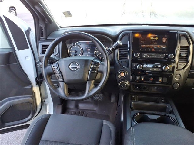 2023 Nissan Titan SV