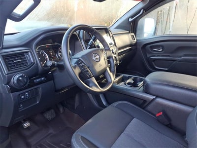 2023 Nissan Titan SV