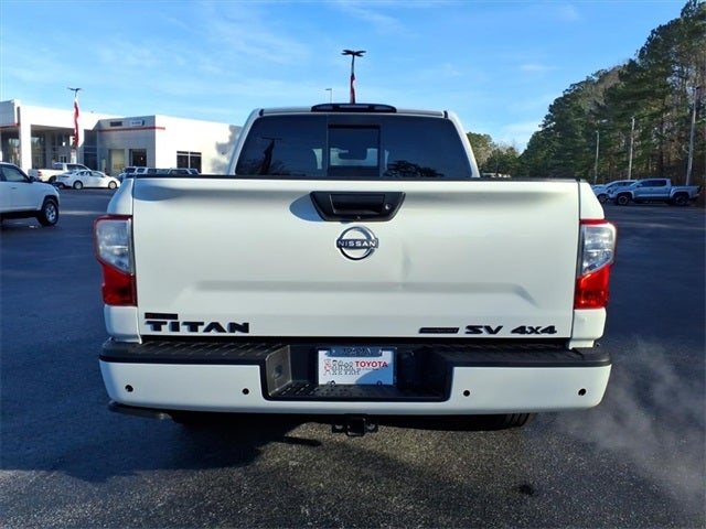 2023 Nissan Titan SV