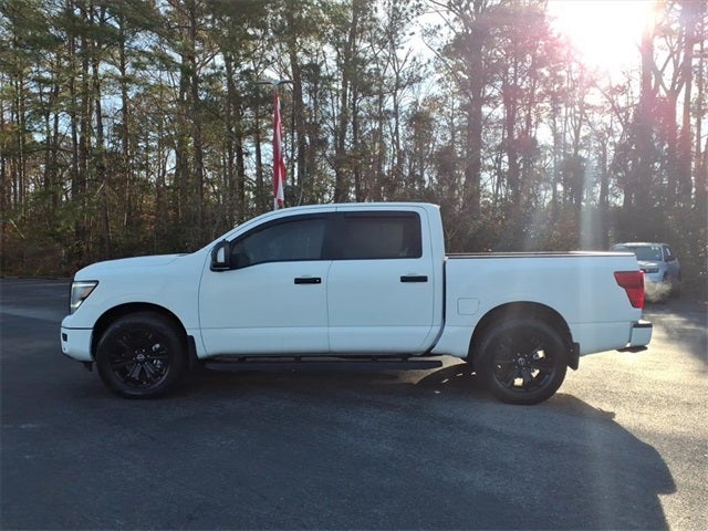 2023 Nissan Titan SV