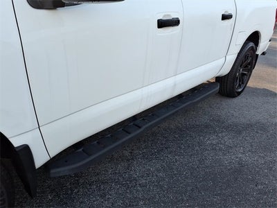 2023 Nissan Titan SV