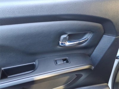 2023 Nissan Titan SV