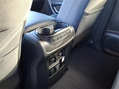 2023 Nissan Titan SV