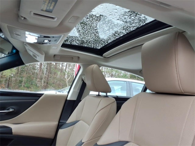 2021 Lexus ES 300h Ultra Luxury