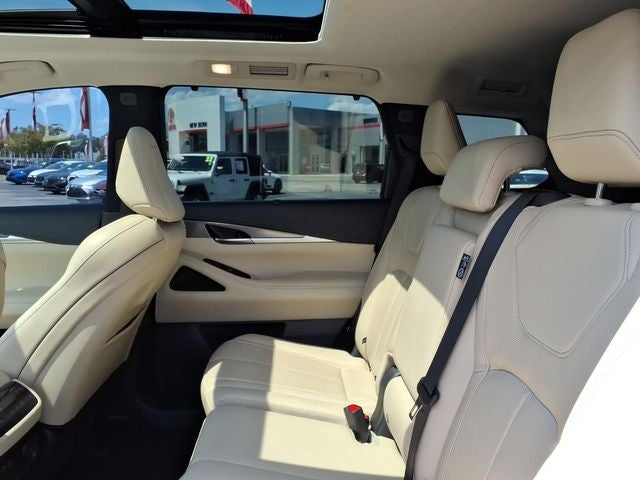 2023 INFINITI QX60 LUXE