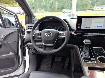 2025 Toyota Sienna Platinum 7 Passenger