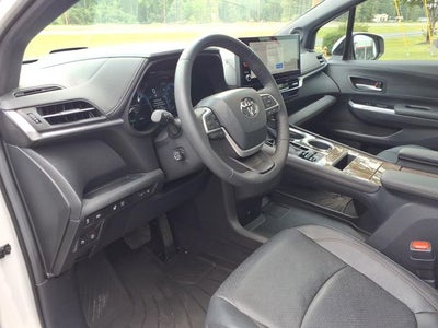 2025 Toyota Sienna Platinum 7 Passenger
