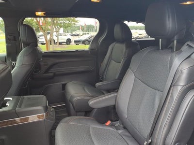 2025 Toyota Sienna Platinum 7 Passenger