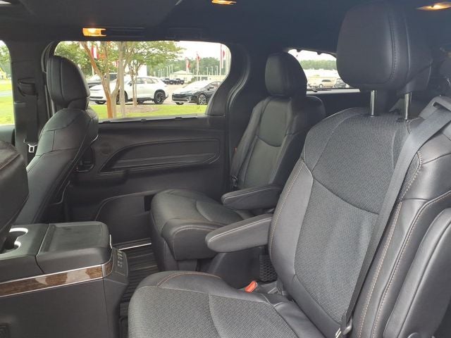 2025 Toyota Sienna Platinum 7 Passenger
