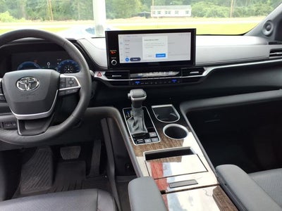 2025 Toyota Sienna Platinum 7 Passenger