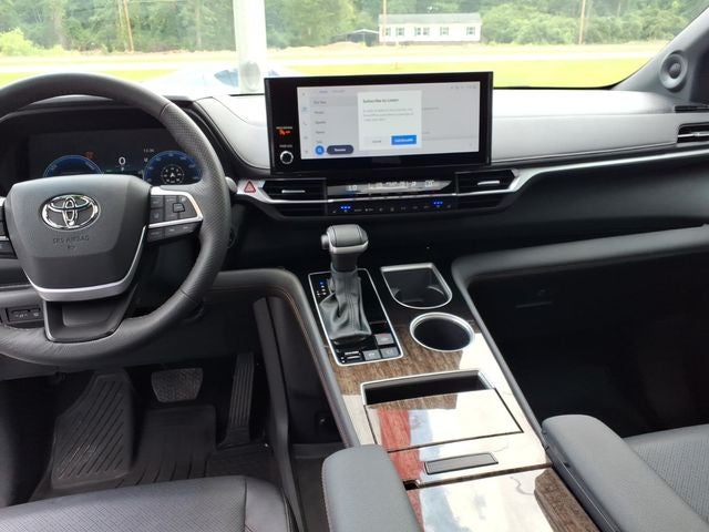 2025 Toyota Sienna Platinum 7 Passenger