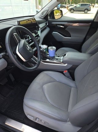 2024 Toyota Highlander Platinum