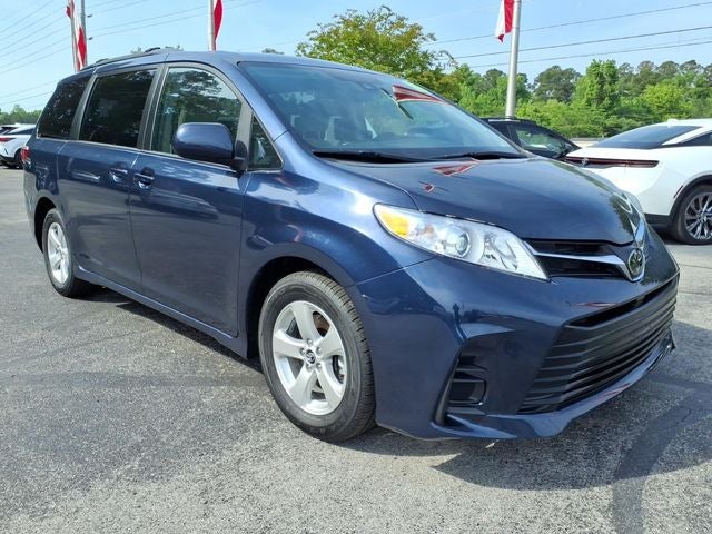 2019 Toyota Sienna LE 8 Passenger