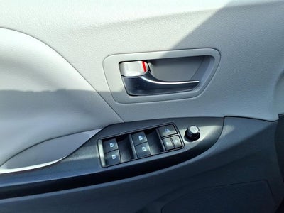 2019 Toyota Sienna LE 8 Passenger