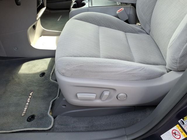 2019 Toyota Sienna LE 8 Passenger