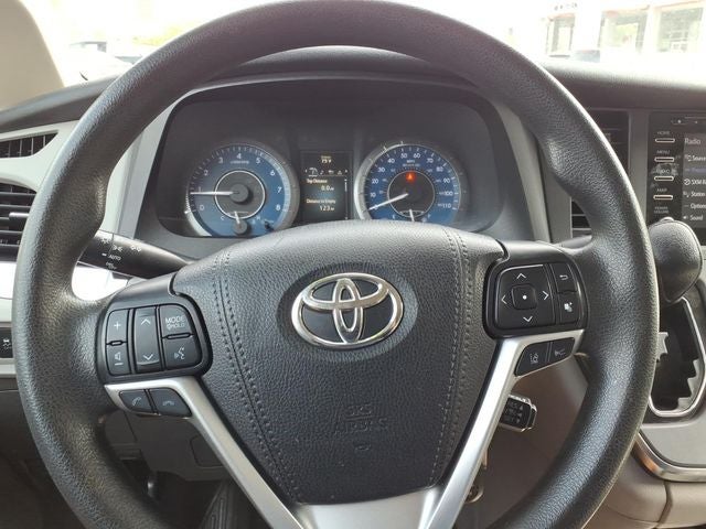 2019 Toyota Sienna LE 8 Passenger
