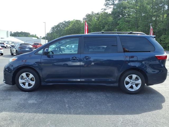 2019 Toyota Sienna LE 8 Passenger