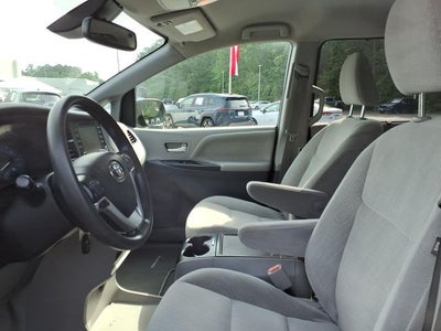 2019 Toyota Sienna LE 8 Passenger