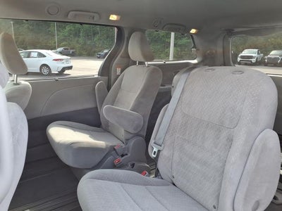 2019 Toyota Sienna LE 8 Passenger