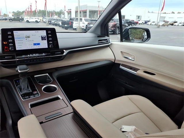 2024 Toyota Sienna XLE 7 Passenger