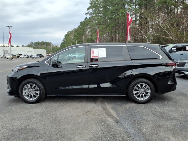 2024 Toyota Sienna XLE 7 Passenger
