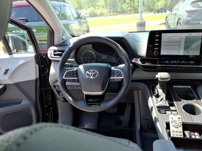 2022 Toyota Sienna Limited 7 Passenger