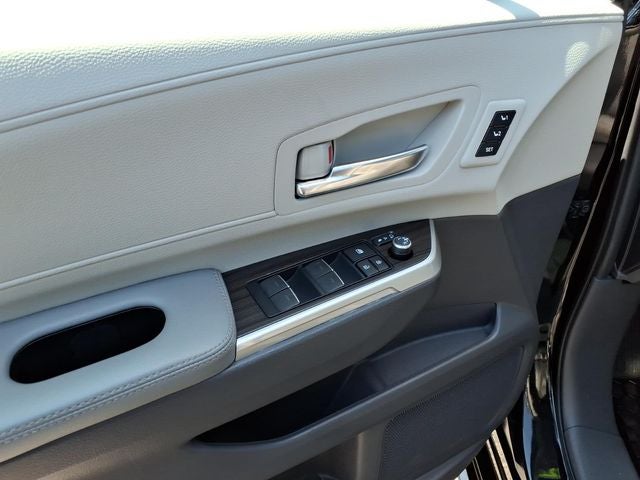 2022 Toyota Sienna Limited 7 Passenger