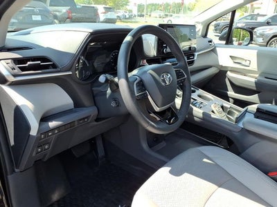 2022 Toyota Sienna Limited 7 Passenger