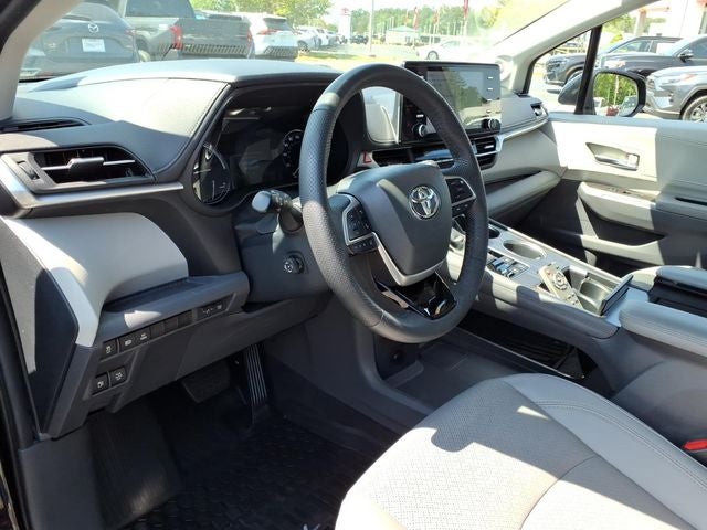 2022 Toyota Sienna Limited 7 Passenger