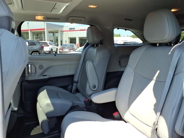 2022 Toyota Sienna Limited 7 Passenger