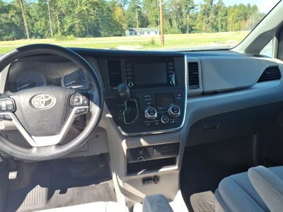 2018 Toyota Sienna L 7 Passenger