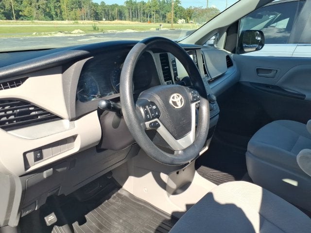 2018 Toyota Sienna L 7 Passenger