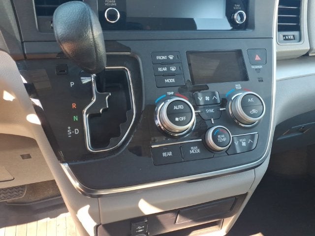 2018 Toyota Sienna L 7 Passenger