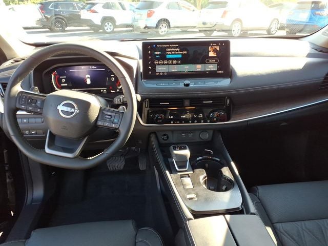 2025 Nissan Rogue Platinum