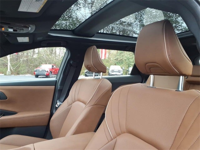 2025 Toyota Crown Signia Limited