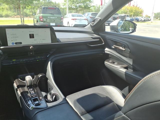 2024 Toyota Crown Platinum