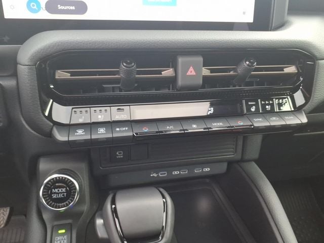 2025 Toyota Land Cruiser Premium