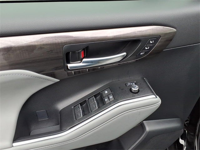 2026 Toyota Highlander Hybrid Hybrid Platinum