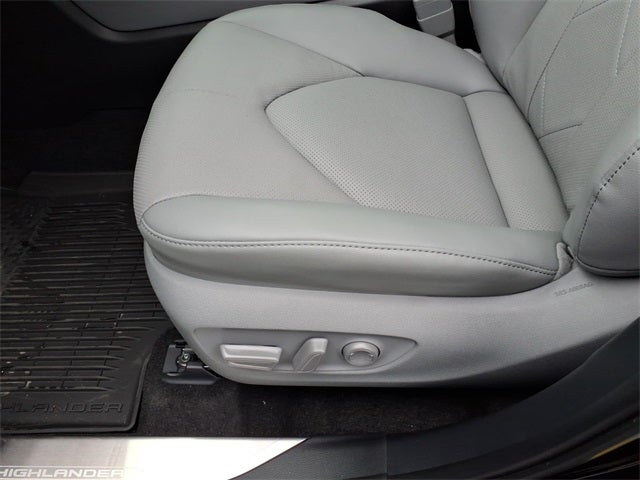 2026 Toyota Highlander Hybrid Hybrid Platinum