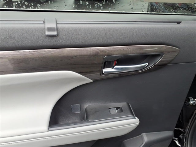 2026 Toyota Highlander Hybrid Hybrid Platinum