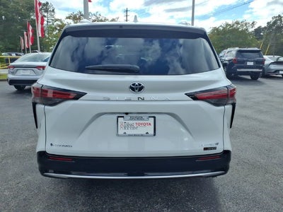 2026 Toyota Sienna Platinum 7 Passenger