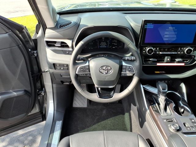 2026 Toyota Highlander 8 Passenger