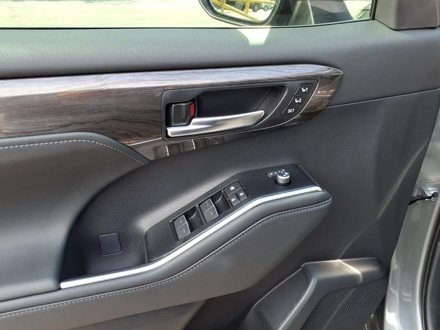 2026 Toyota Highlander 8 Passenger