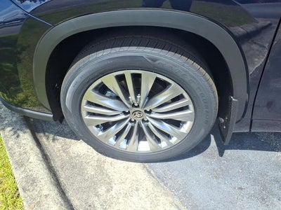 2026 Toyota Highlander Platinum