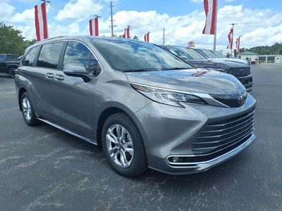 2026 Toyota Sienna Limited 7 Passenger