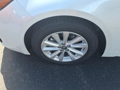 2027 Toyota Corolla Hatchback SE