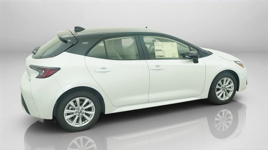 2027 Toyota Corolla Hatchback SE