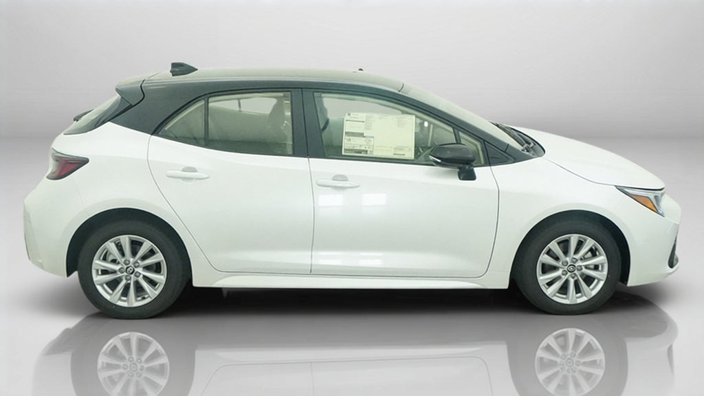 2027 Toyota Corolla Hatchback SE